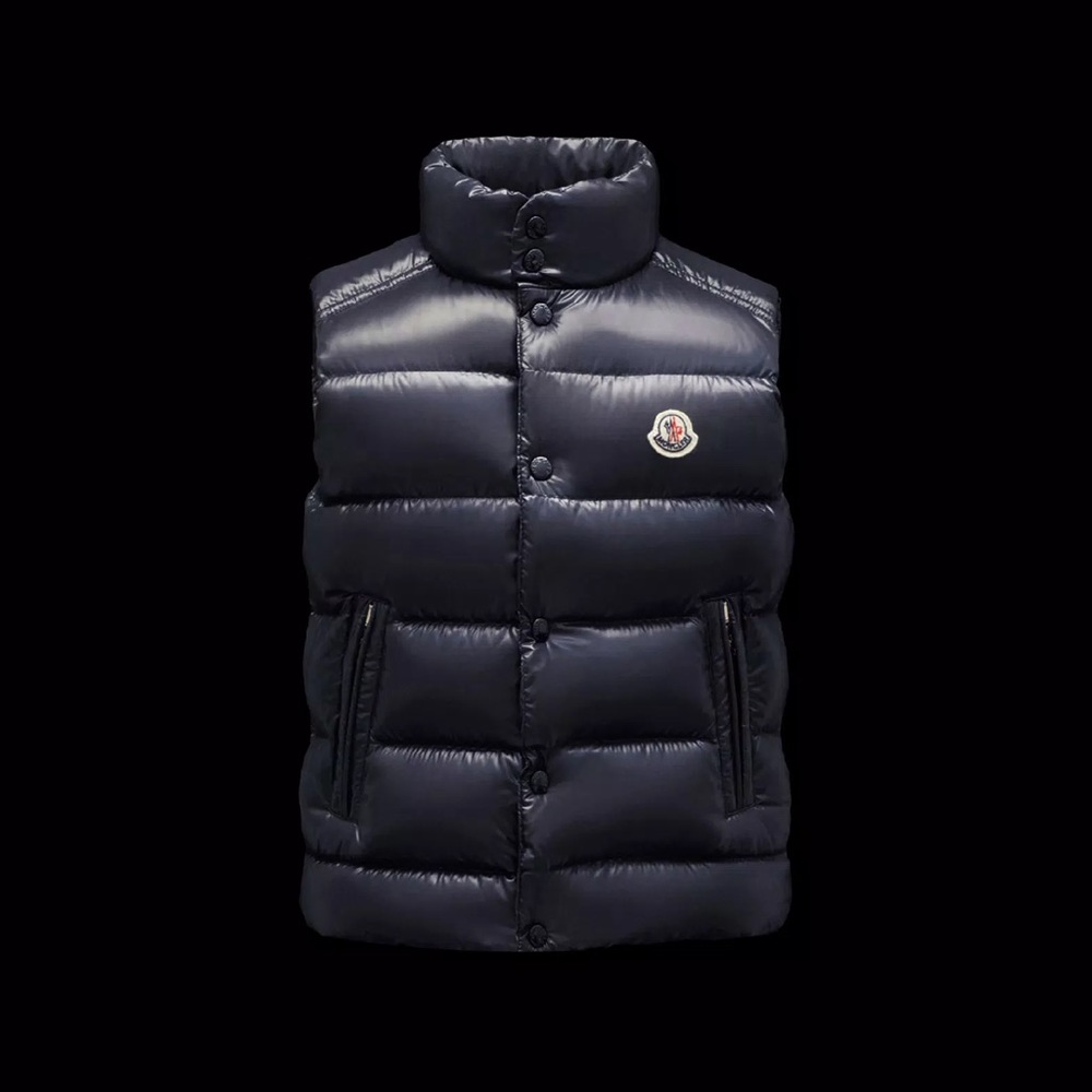 Unisex kids Moncler vest size 4: Tib Down Vest